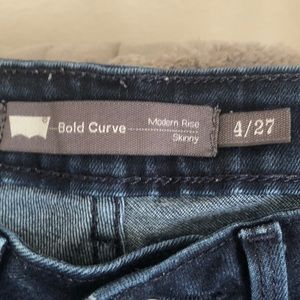 Levi's Jeans - Levi’s skinny jeans size 4 (27) Levi's Jeans - Levi’s skinny jeans size 4 (27)